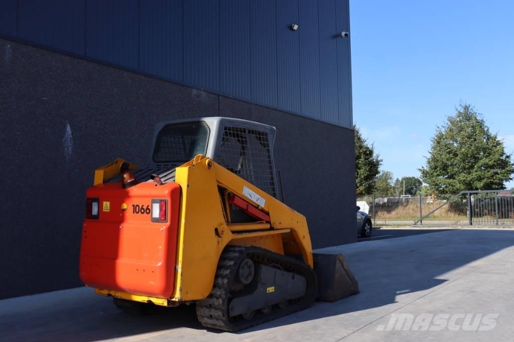 Bobcat T 140 滑移装载机