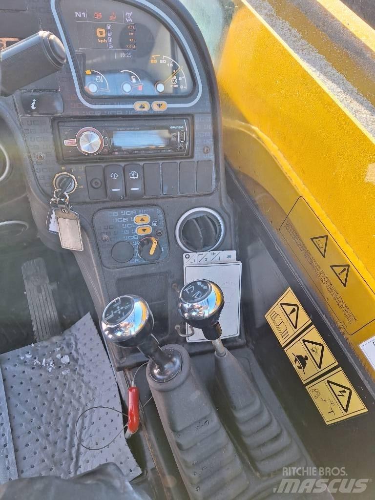 JCB 535-95 伸缩臂叉装车|叉装车