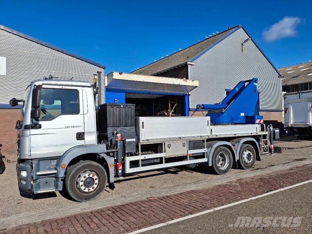 MAN TGM 26.340 6x2 厢式货车