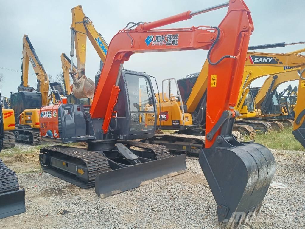 Hitachi ZX 70 中型挖掘机