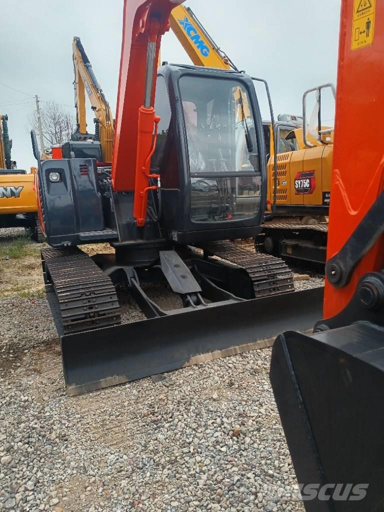 Hitachi ZX 70 中型挖掘机