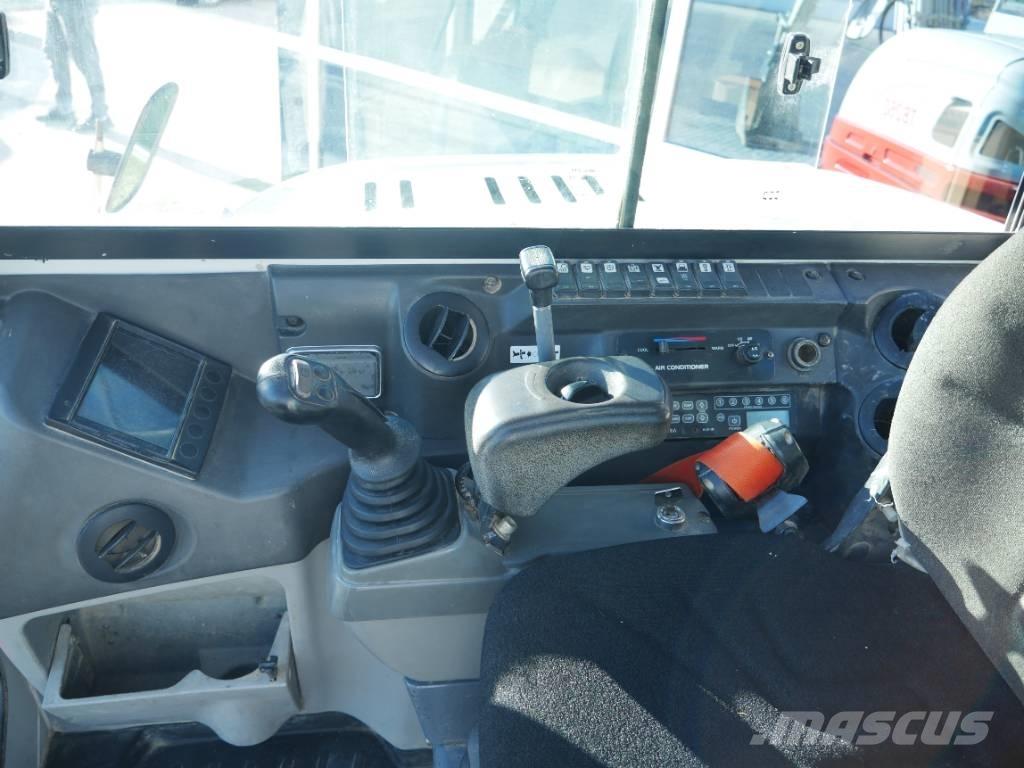 Takeuchi TB 260 小型挖掘机