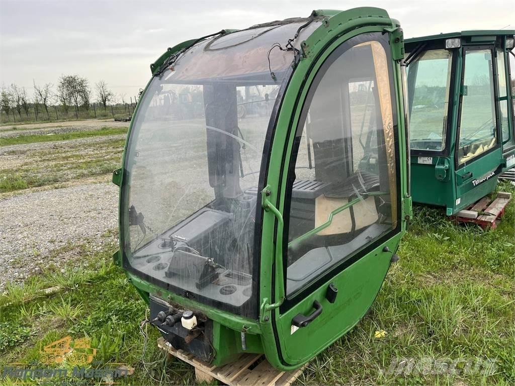 John Deere 1470E 驾驶室与内部