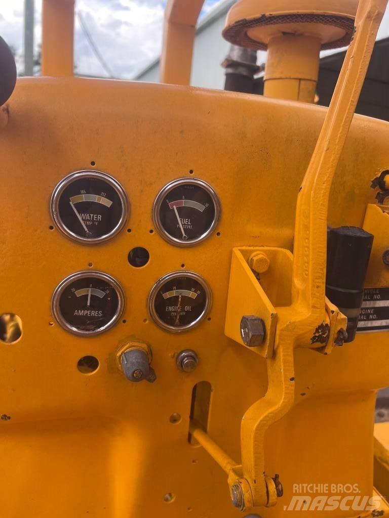 Allis Chalmers HD6B 履带式推土机