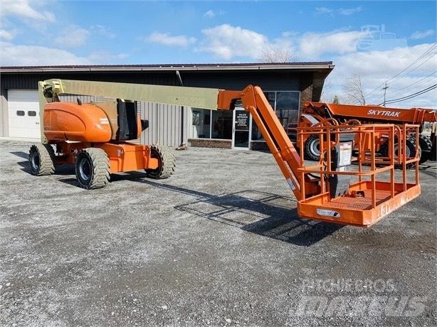 JLG 800 AJ 曲臂高空工作平台