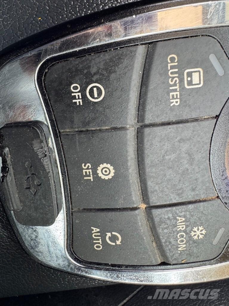 Hyundai HX140 LC 履带挖掘机