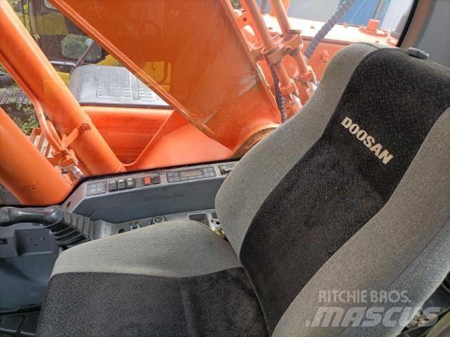 Doosan DX 300 履带挖掘机