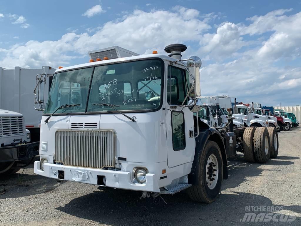 Autocar WX64 平板车