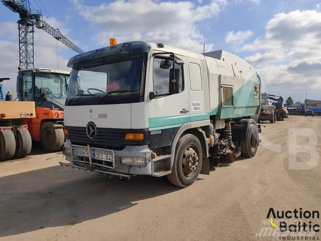 Mercedes-Benz 1517 扫地机