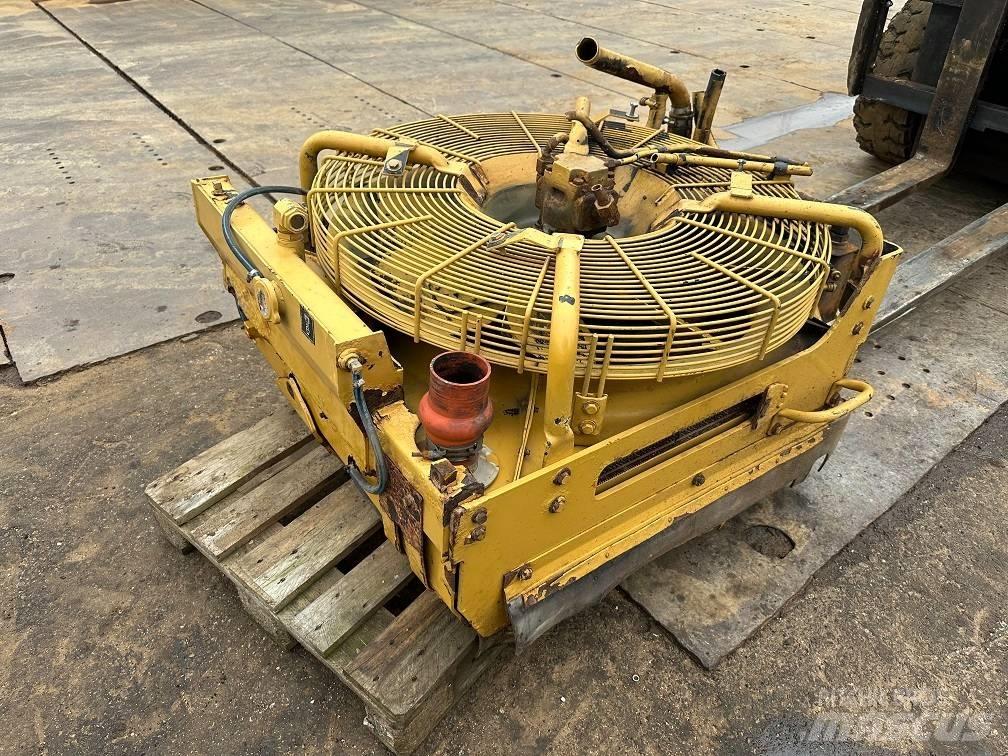 CAT 950g radiator 散热器