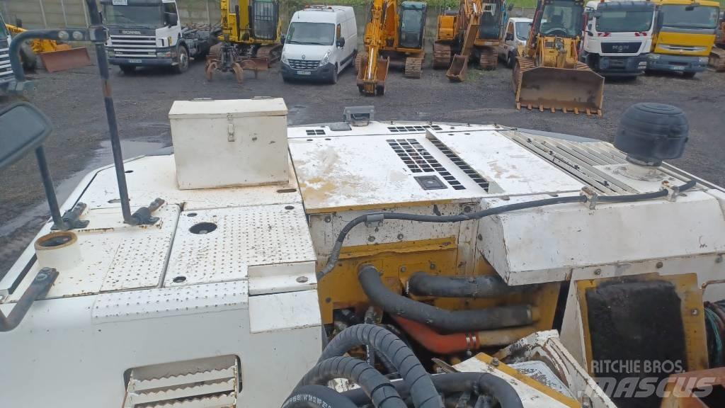 CAT 328 D L 履带挖掘机
