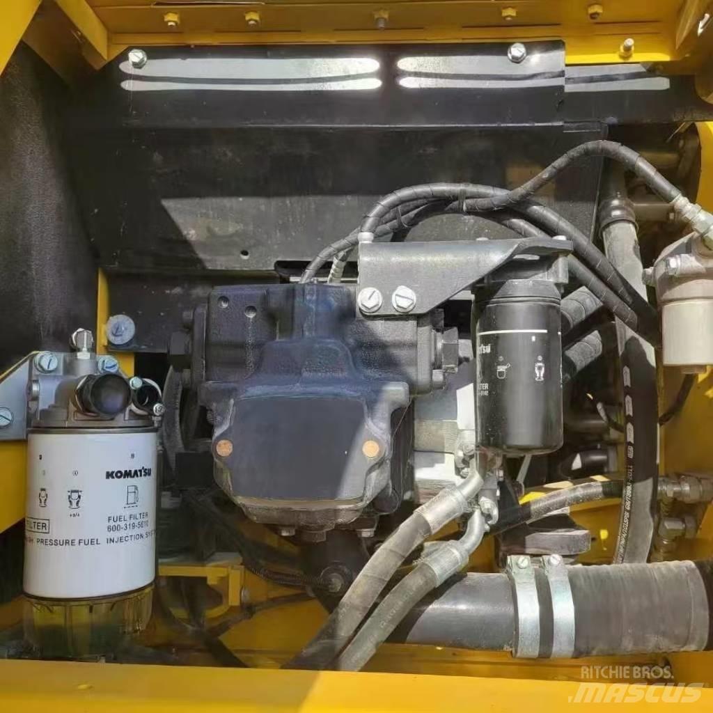 Komatsu 240LC-8 履带挖掘机