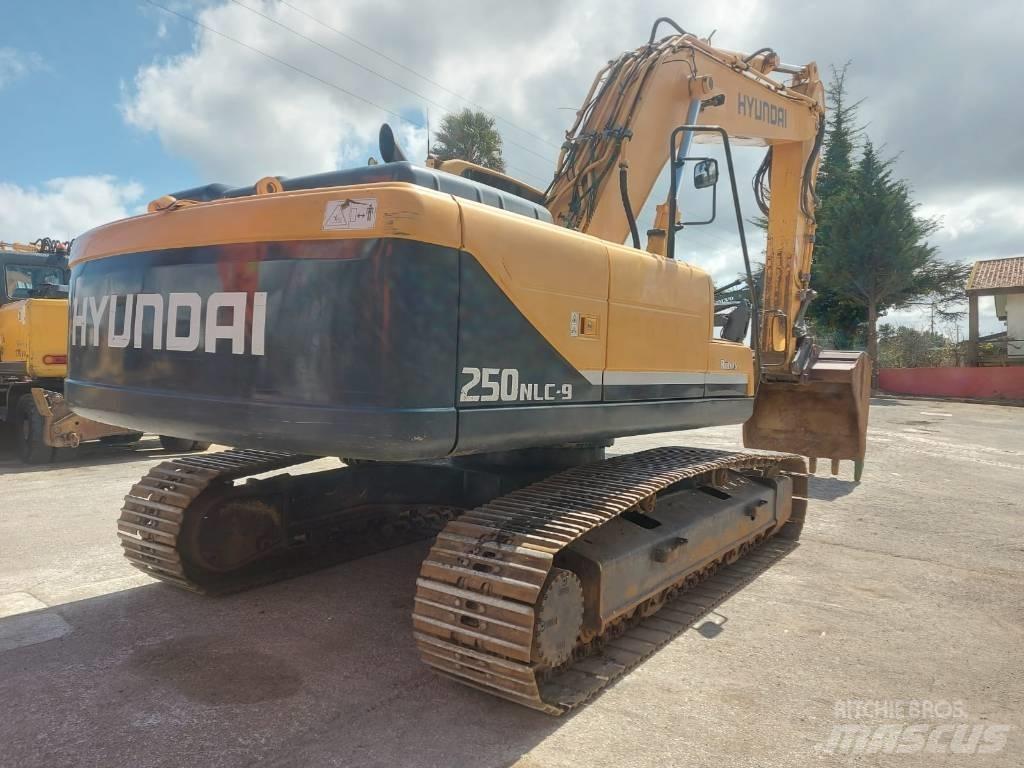 Hyundai R 250 -9 履带挖掘机