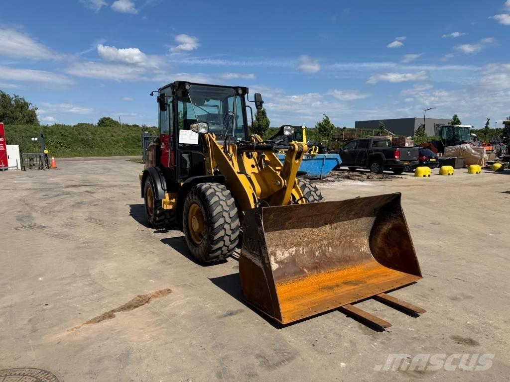 CAT 906M 轮式装载机
