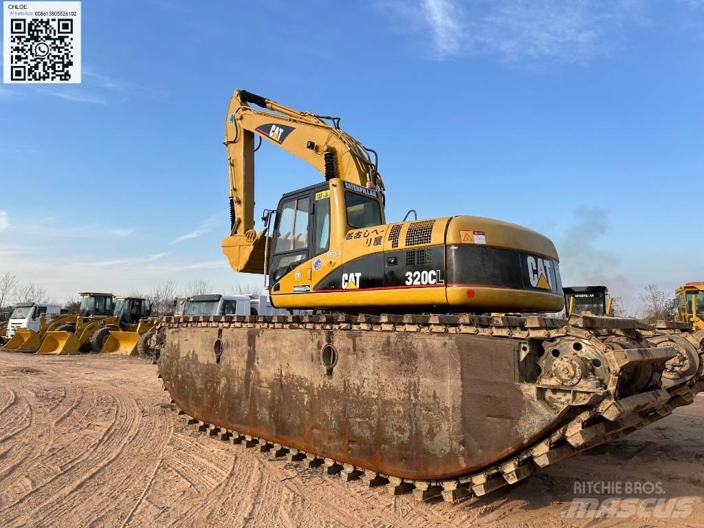 CAT 320 C L 水陆两栖挖掘机
