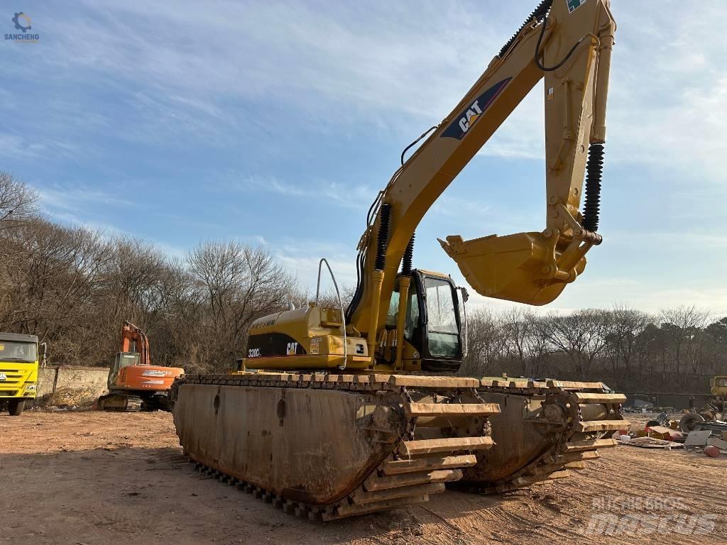 CAT 320 C L 水陆两栖挖掘机