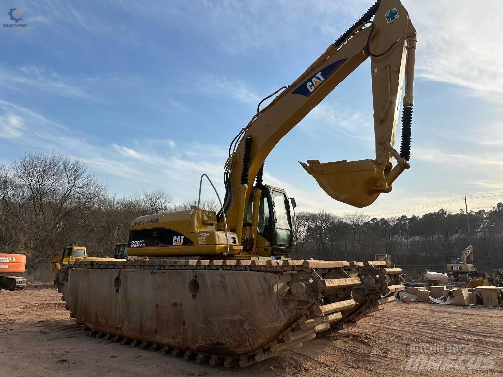 CAT 320 C L 水陆两栖挖掘机