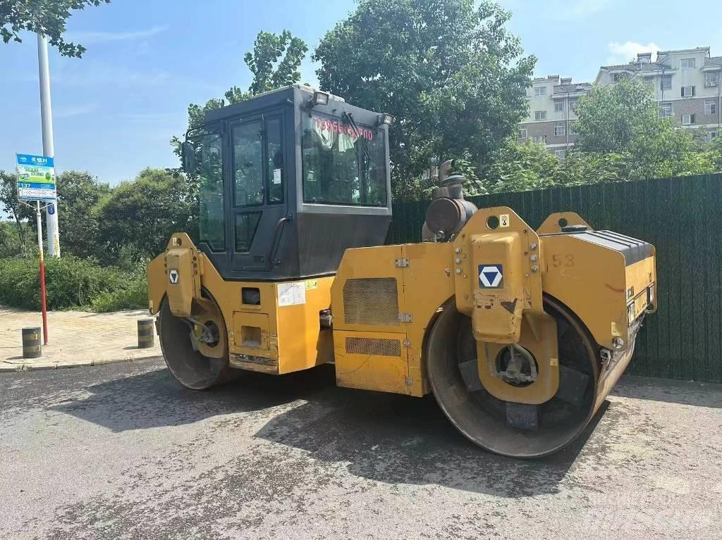 XCMG XD 82 土壤压实机