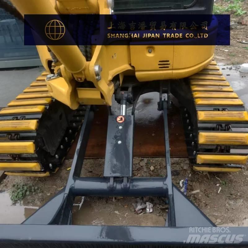Komatsu PC 35 MR 小型挖掘机