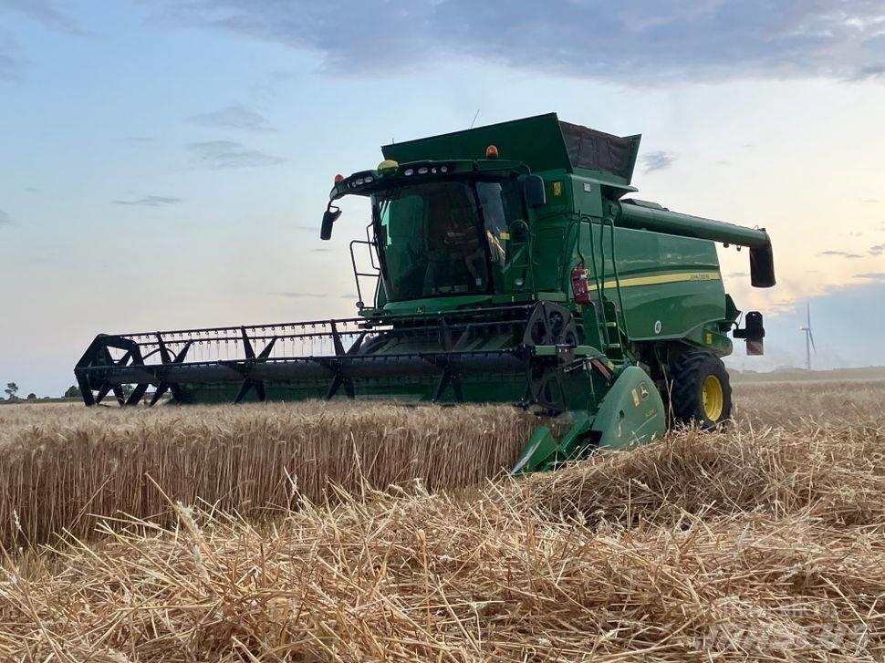 John Deere T 670 i 联合收割机