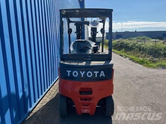 Toyota Traigo 80 电动叉车