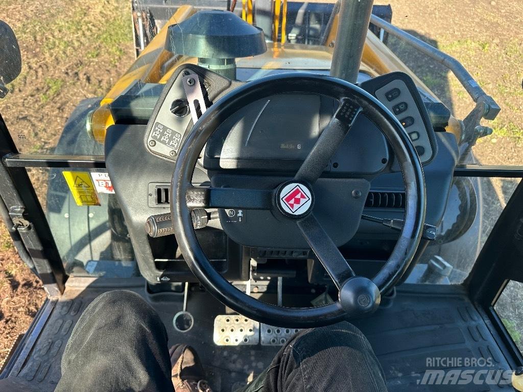Terex 860 Elite 反铲装载机