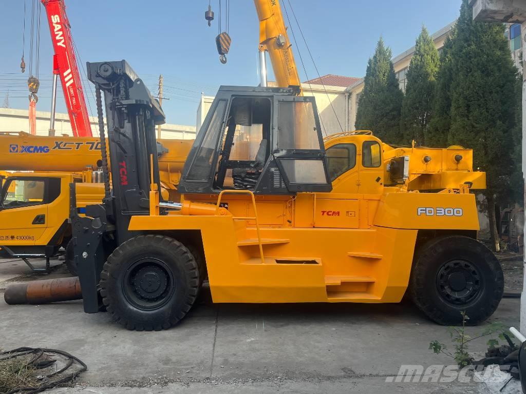 TCM FD 30 柴油叉车