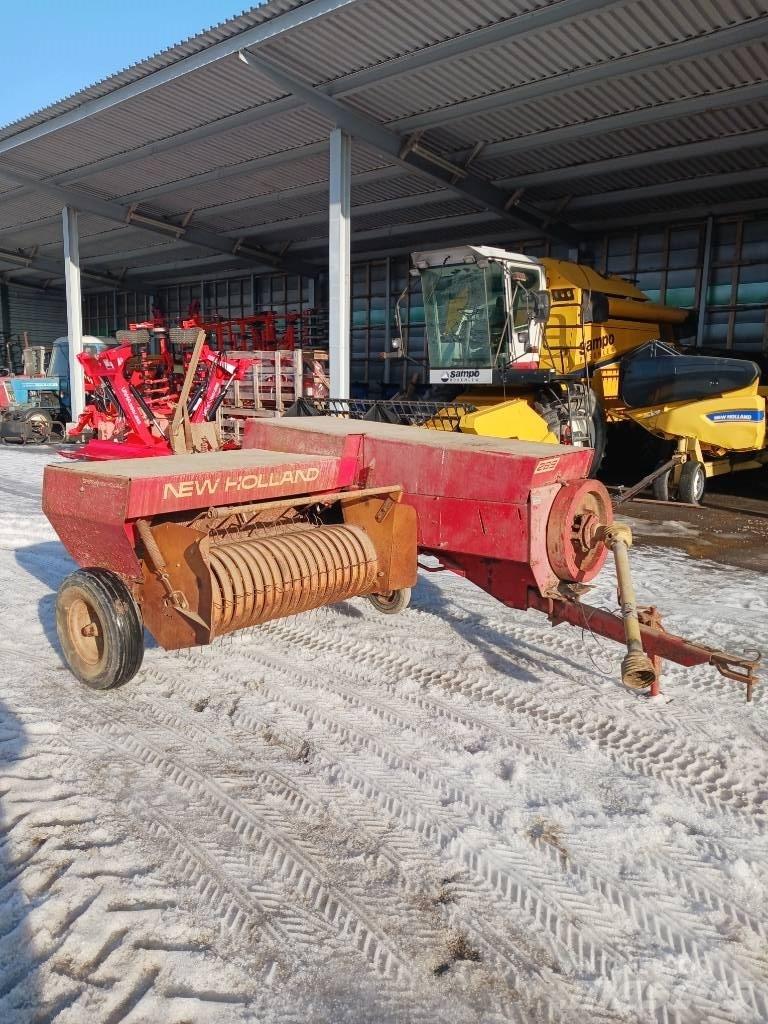 New Holland 265 方捆打捆机