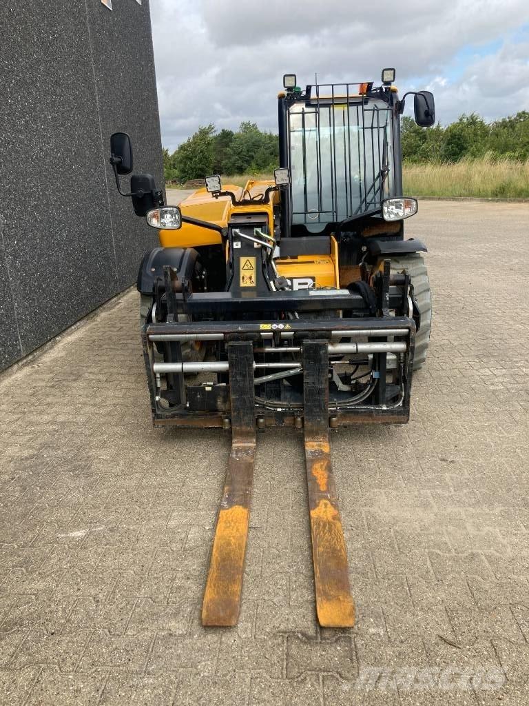 JCB 525-60 E 伸缩臂叉装车|叉装车