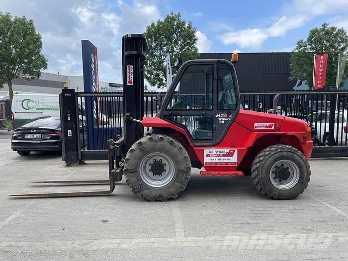 Manitou M50-4 越野叉车|叉装车