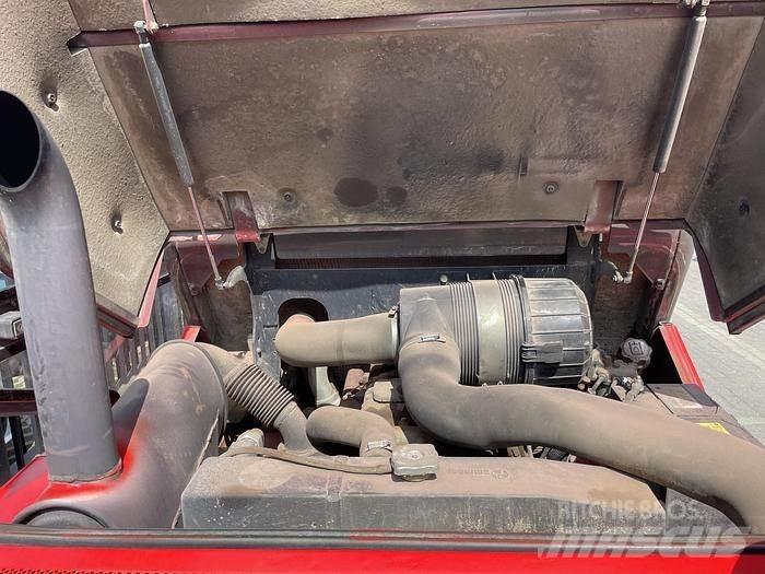Manitou M50-4 越野叉车|叉装车