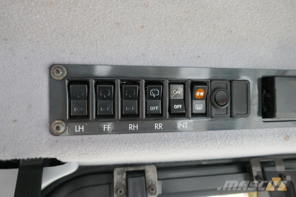 Komatsu D85PX-15 履带式推土机