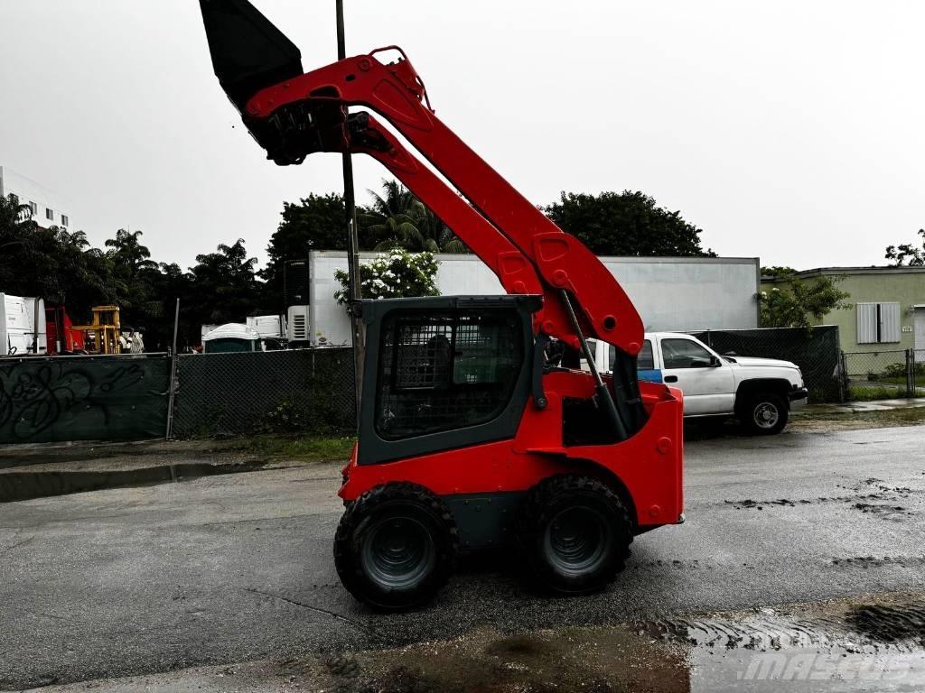 Kubota SSV 75 滑移装载机