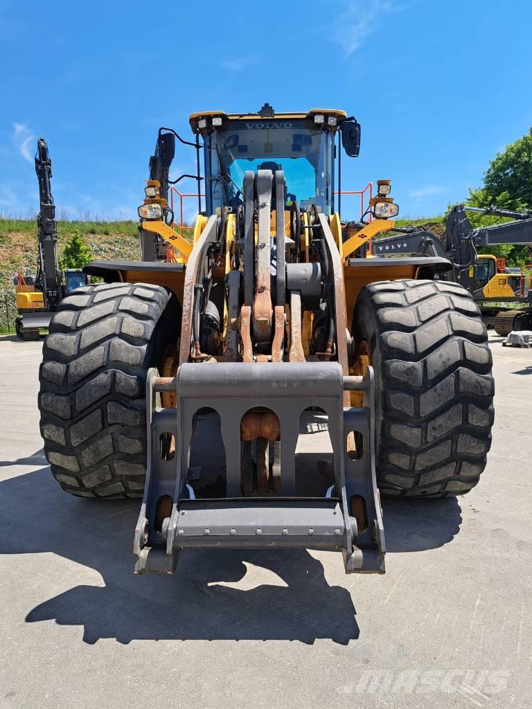 Volvo L 220 H 轮式装载机