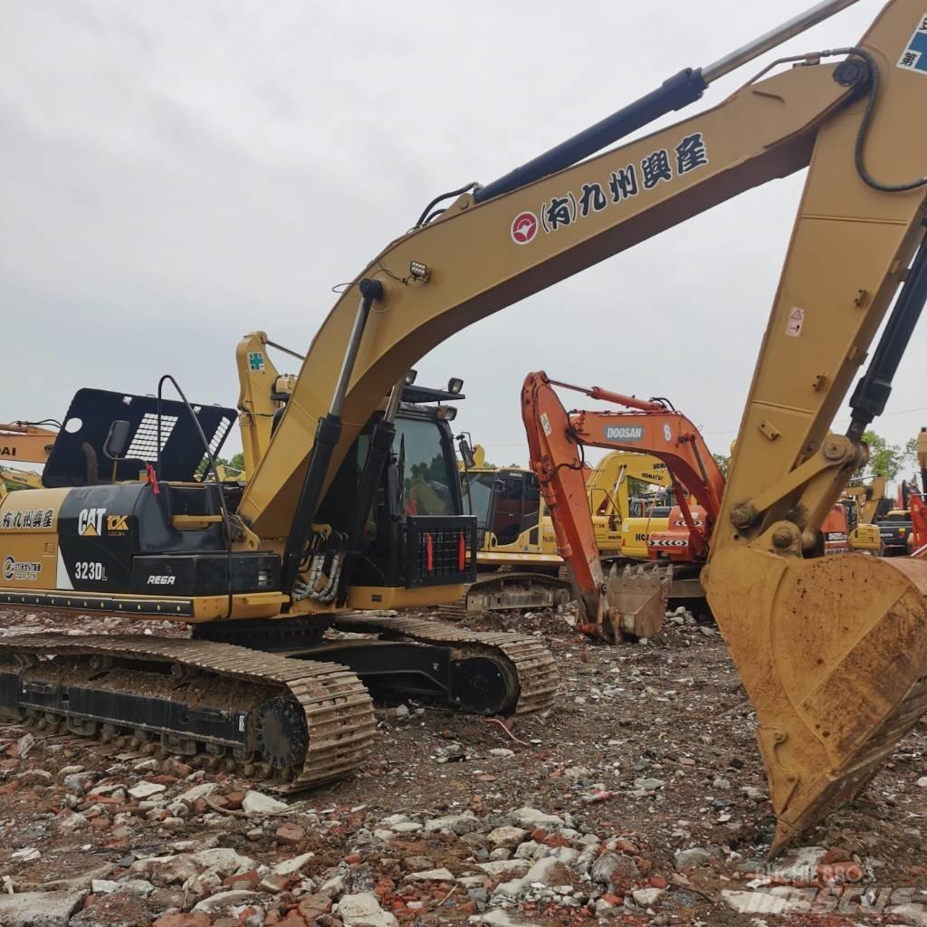 CAT 323DL 履带挖掘机