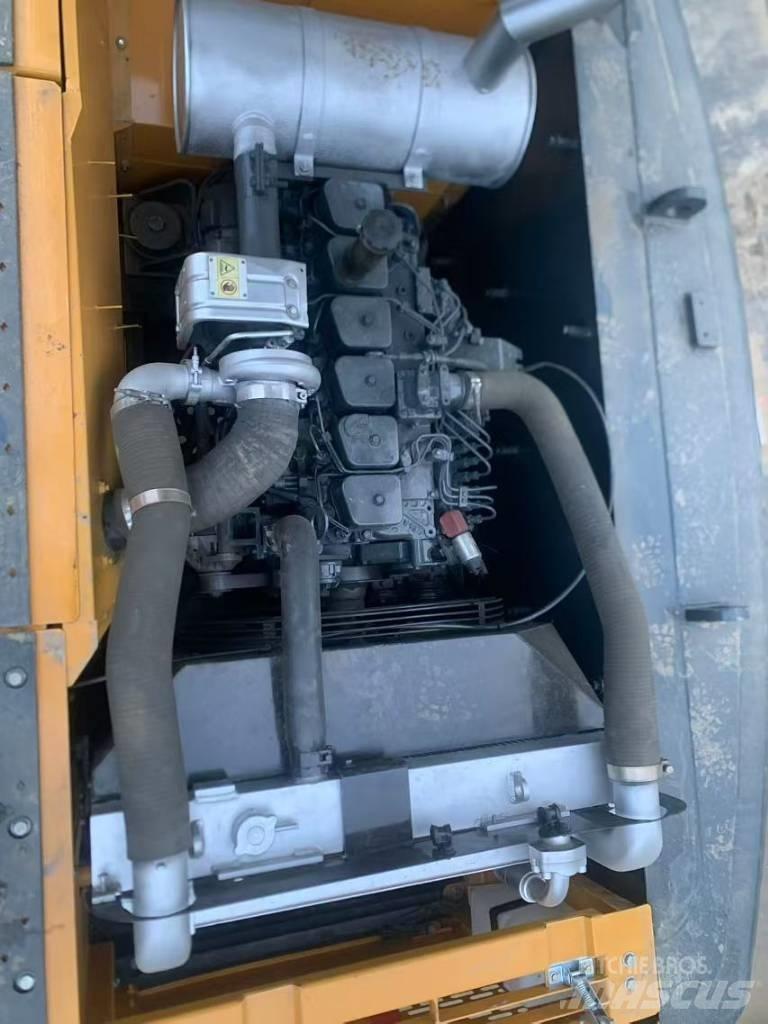 Hyundai R220LC-9S 履带挖掘机