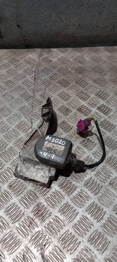 MAN TGA  812559706084 驾驶室与内部