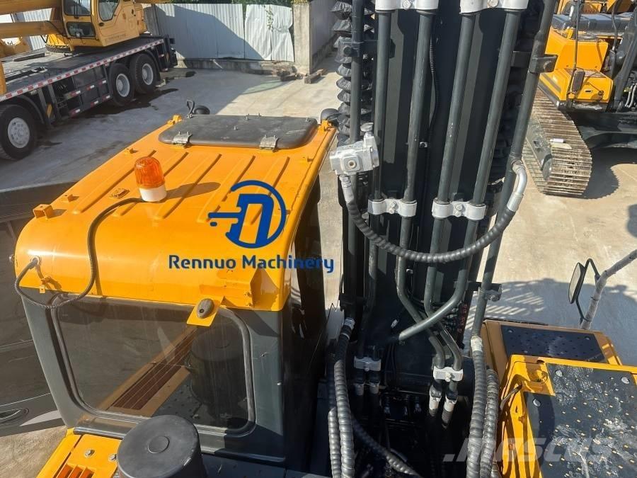 Hyundai R220LC-9S 履带挖掘机