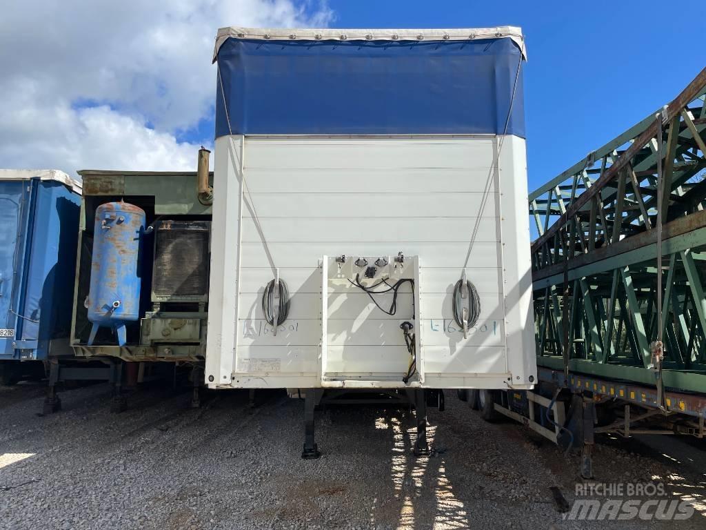 Schmitz SFG 24 半挂厢式车