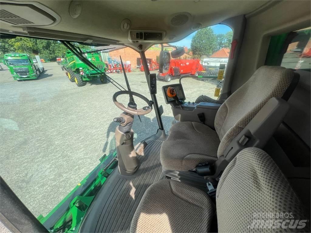 John Deere T560 联合收割机