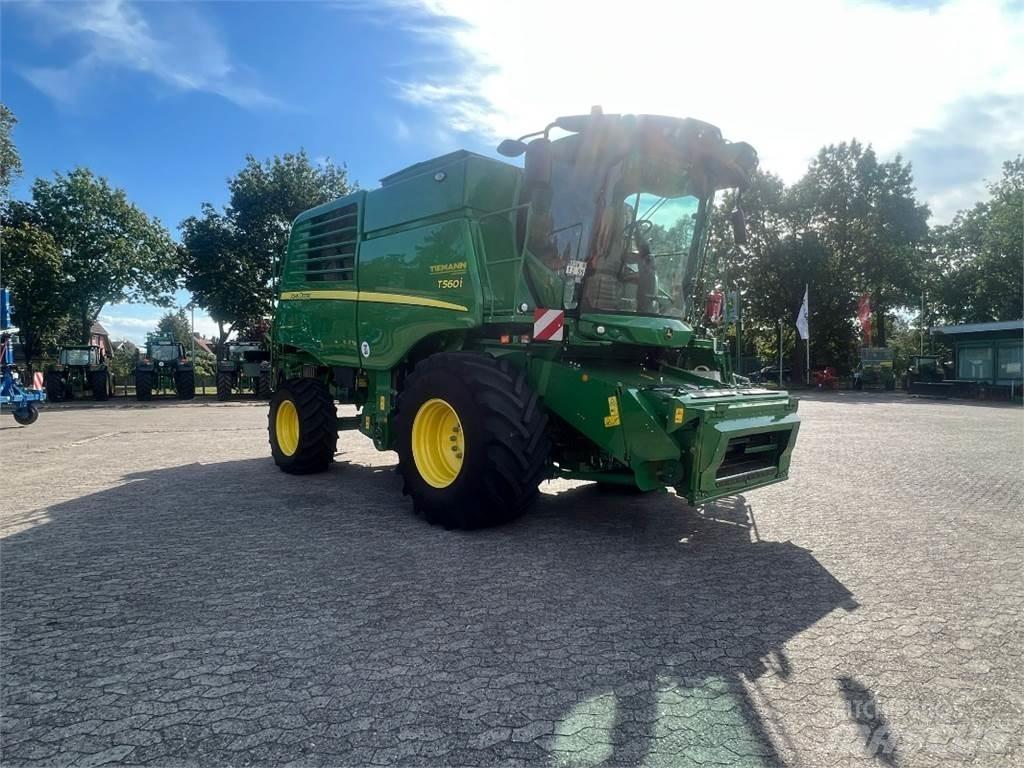 John Deere T560 联合收割机