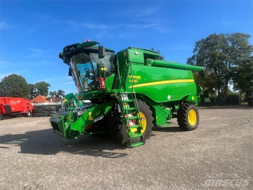 John Deere T560 联合收割机
