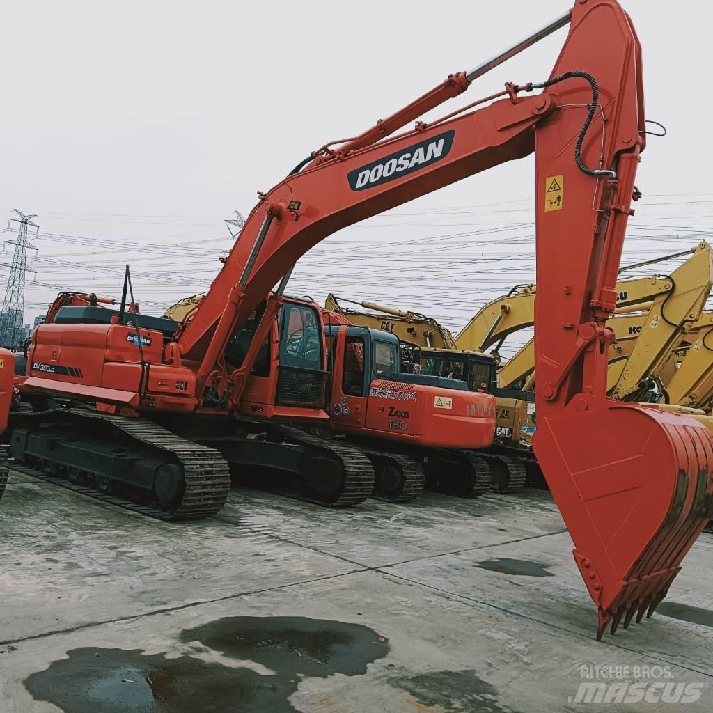 Doosan DX 300 LC 履带挖掘机