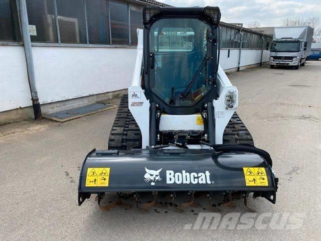 Bobcat T590E 滑移装载机