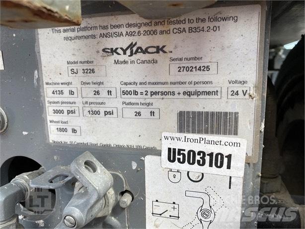 SkyJack SJ III 3226 剪叉式升降机
