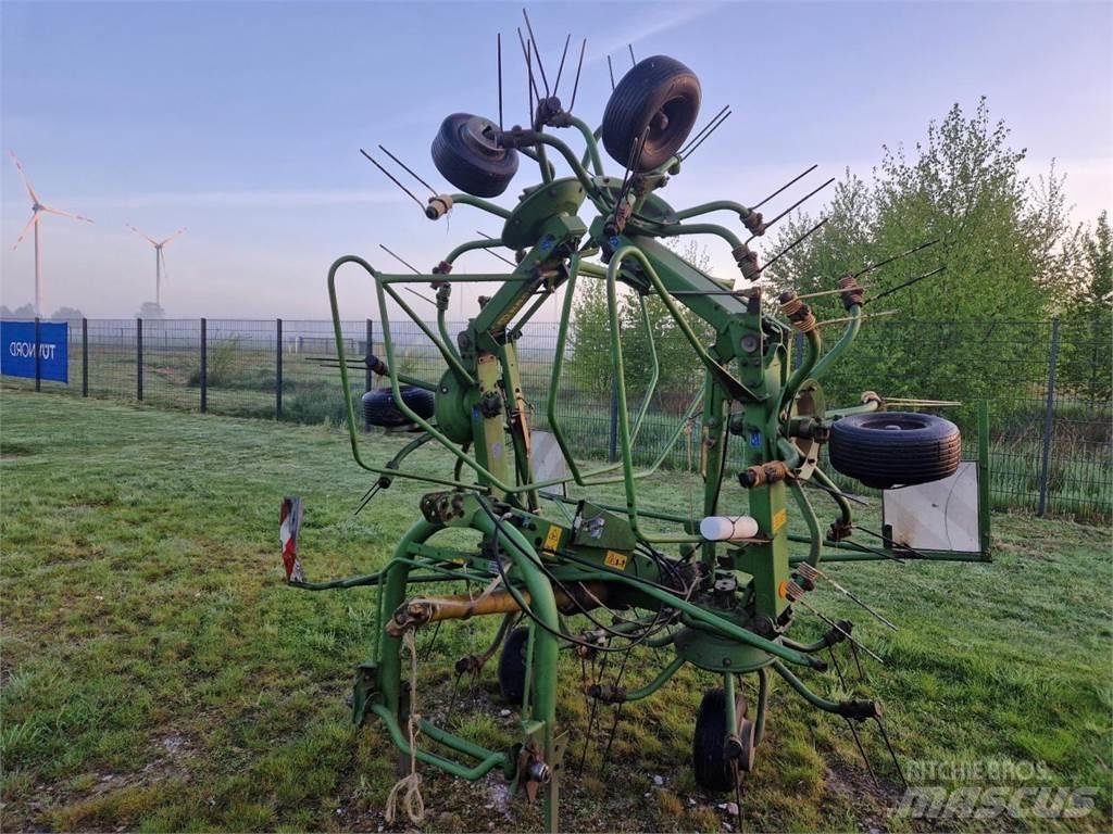 Krone KW 6.70/6 犁耙和摊草机