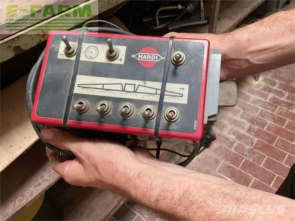 Hardi Commander 牵引式喷雾机