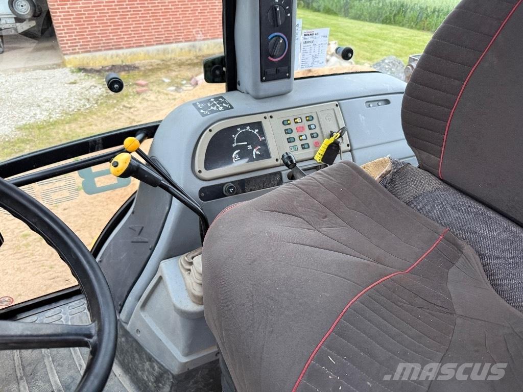 Fermec 860 反铲装载机