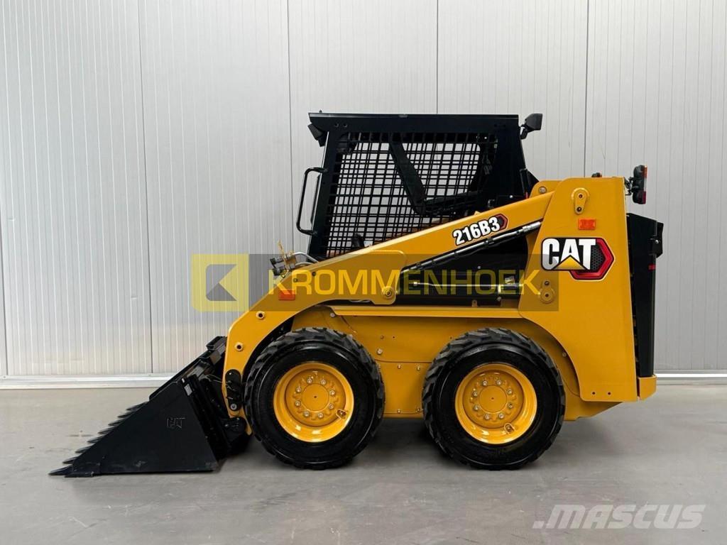 CAT 216 B3 滑移装载机