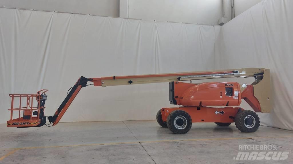 JLG 800 AJ 曲臂高空工作平台